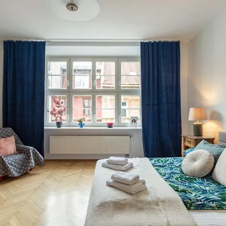 Essence Cracow Golden Location! Krakow