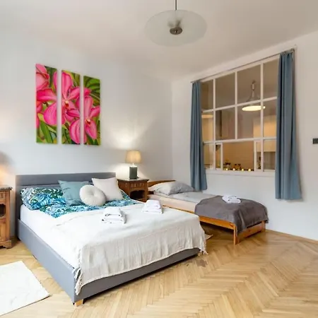 Essence Cracow Golden Location! *