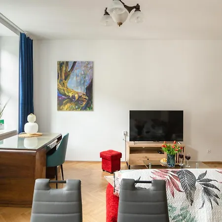 Essence Cracow Golden Location! Krakov